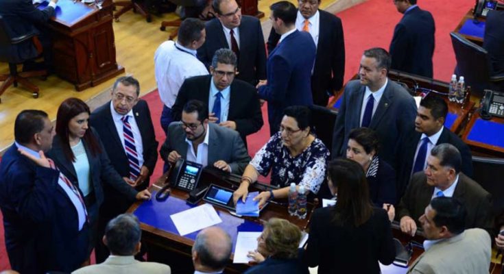 asambleas-anteriores-se-negaron-a-reducir-numero-de-diputados-pese-a-resoluciones-de-la-sala-de-lo-constitucional